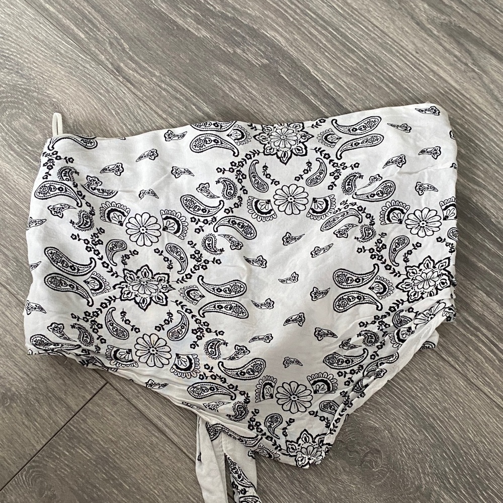 Hollister White Crop Top with Black Paisley Print